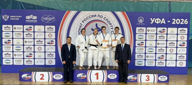 На фото: Победитель – Позднышева Ольга и тренер-преподаватель Чеканина Полина Валерьевна